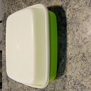 TUPPERWARE Season Serve Container